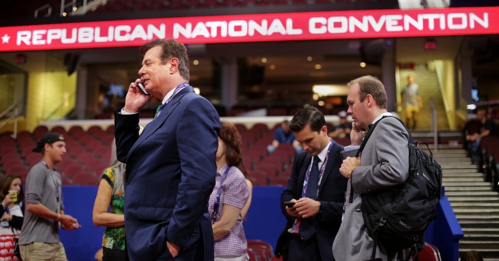 Former Trump Aides Charged as Prosecutors Reveal New Campaign Ties With Russia