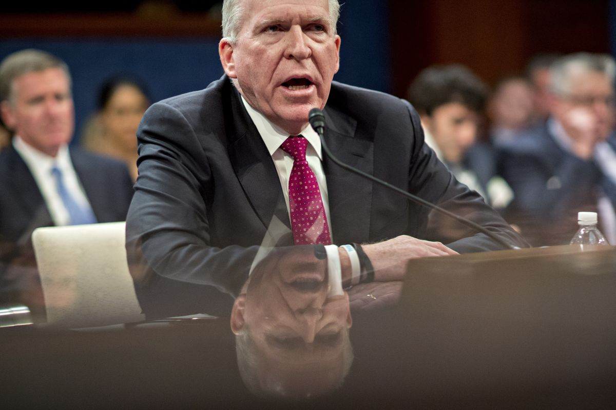 Trump `Can Be Played,’ Ex-Intelligence Chiefs Say Trump `Can Be Played,’ Ex-Intelligence Chiefs Say