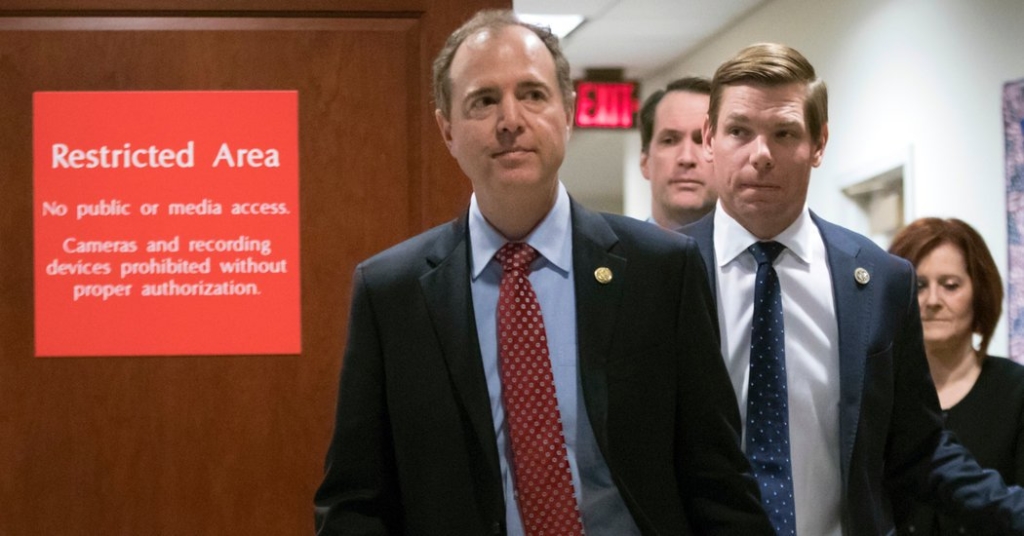 F.B.I. Texts and Dueling Memos Escalate Fight Over Russia Inquiry