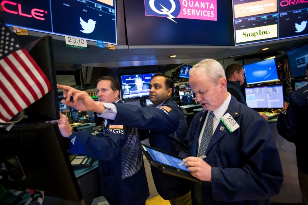 U.S. Futures Extend Gains Ahead of Key Inflation Data Release