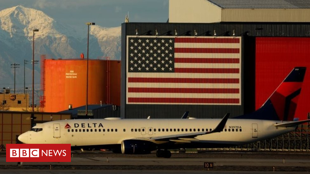 US airline to lose tax break over NRA row