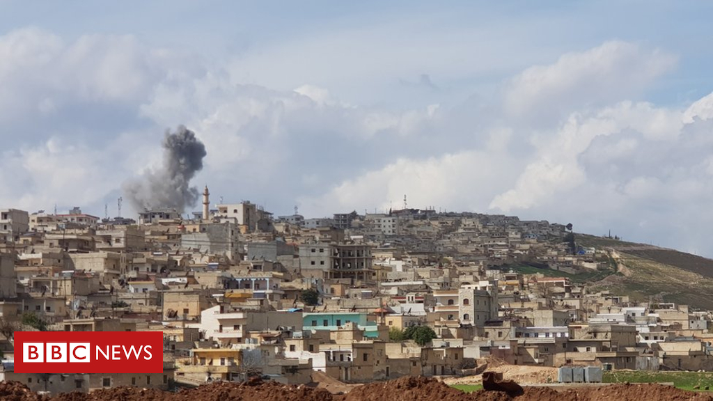 100443237_045558999-1.jpg Mass exodus from twin offensives in Syria