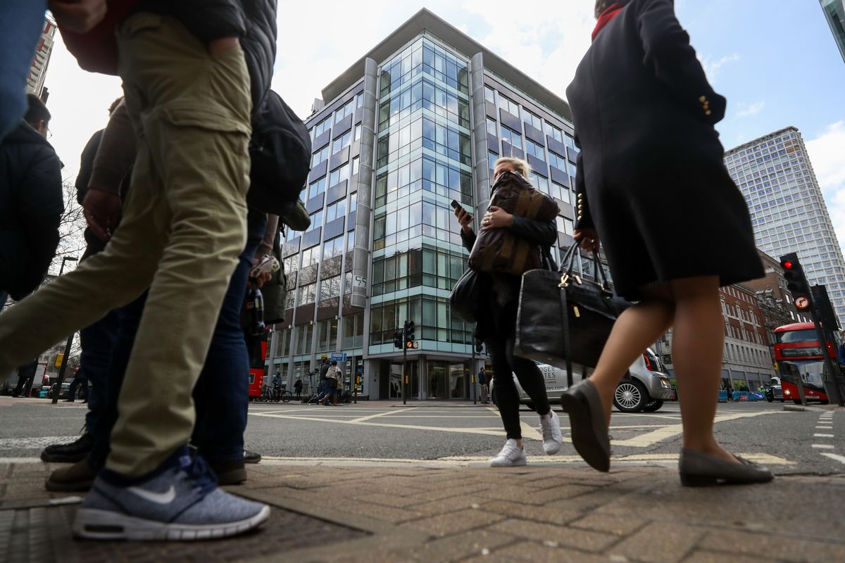 Cambridge Analytica Shuts All Operations After Facebook Scandal Cambridge Analytica Shuts All Operations After Facebook Scandal