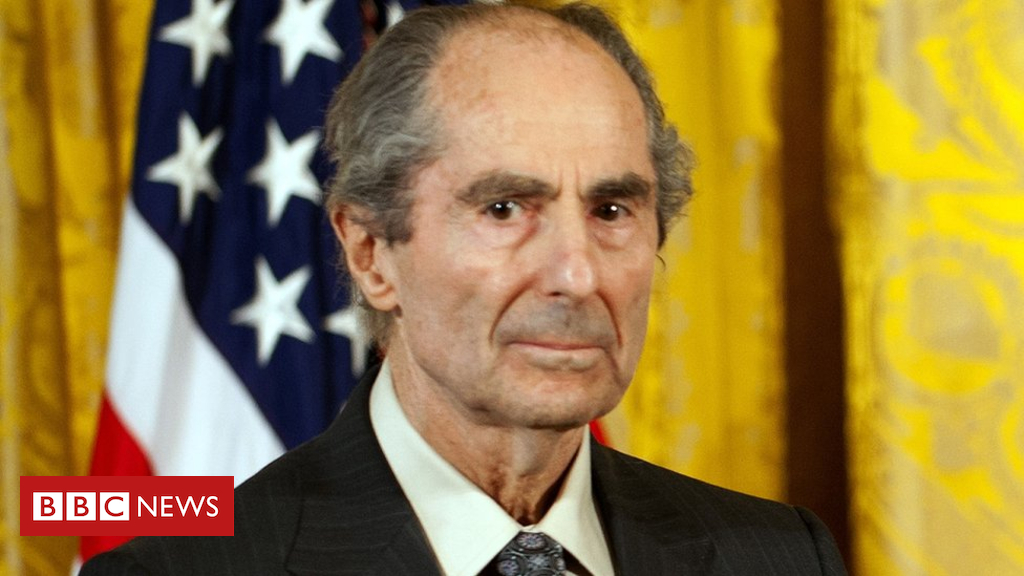 101687792_046986641.jpg Author Philip Roth dies aged 85