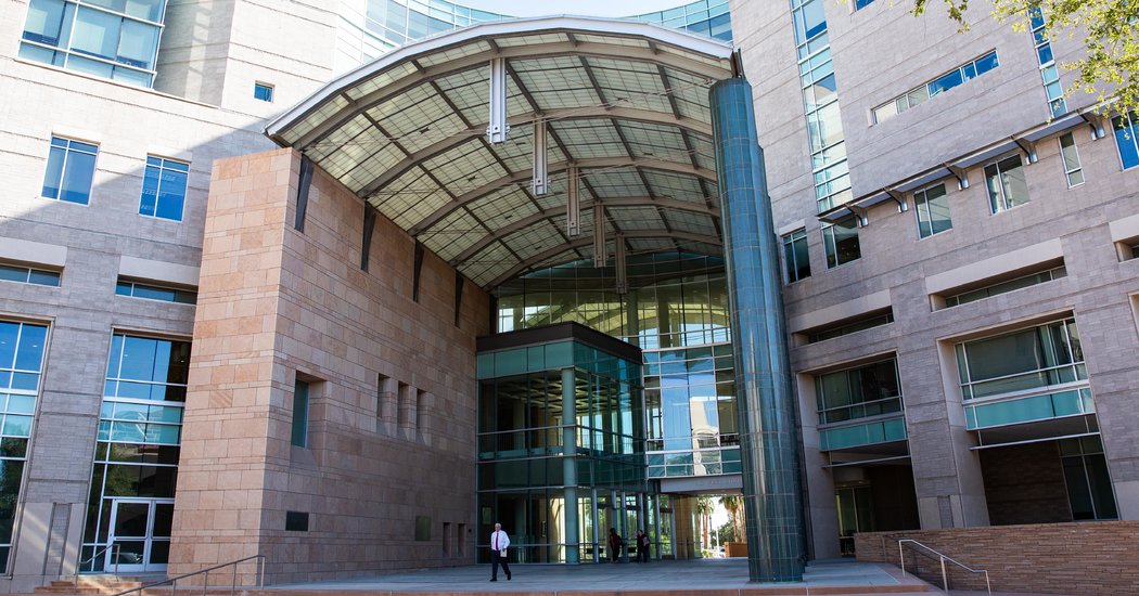 20courts-01-facebookJumbo.jpg Along the Border, a New Kind of Criminal Floods Federal Courts: Immigrants