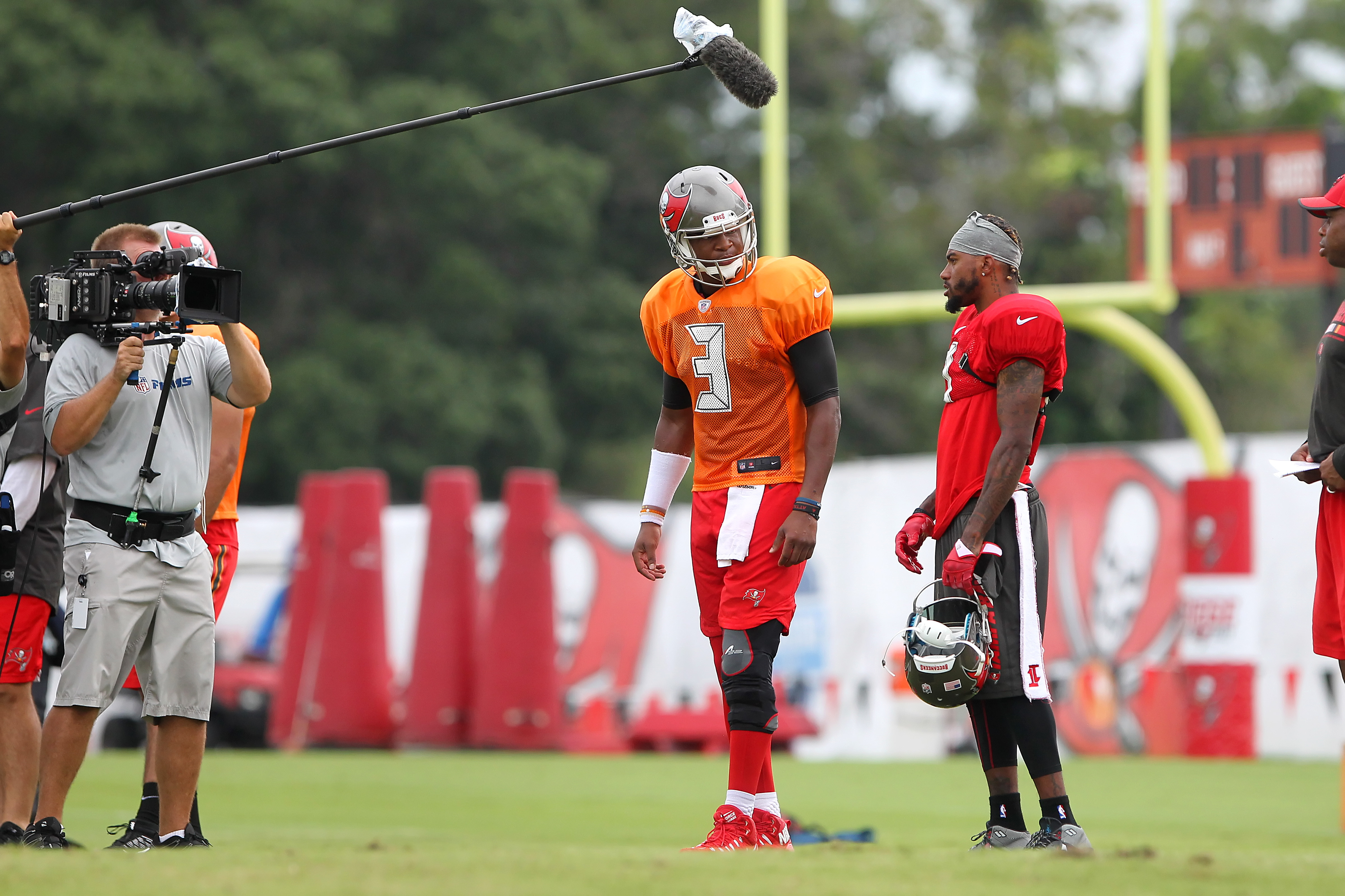 A New Season of HBO’s ‘Hard Knocks,’ A New Test for Covering NFL Anthem Controversy A New Season of HBO’s ‘Hard Knocks,’ A New Test for Covering NFL Anthem Controversy