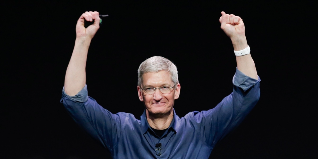 IT’S OFFICIAL: Apple is the first US company worth $1 trillion (AAPL)