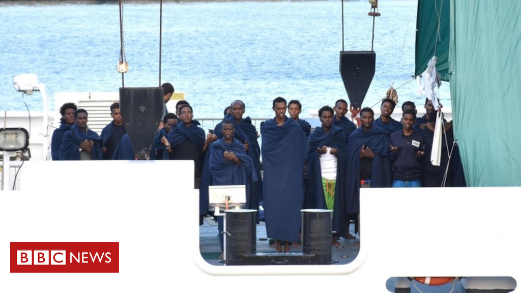 Minister investigated over migrant stand-off