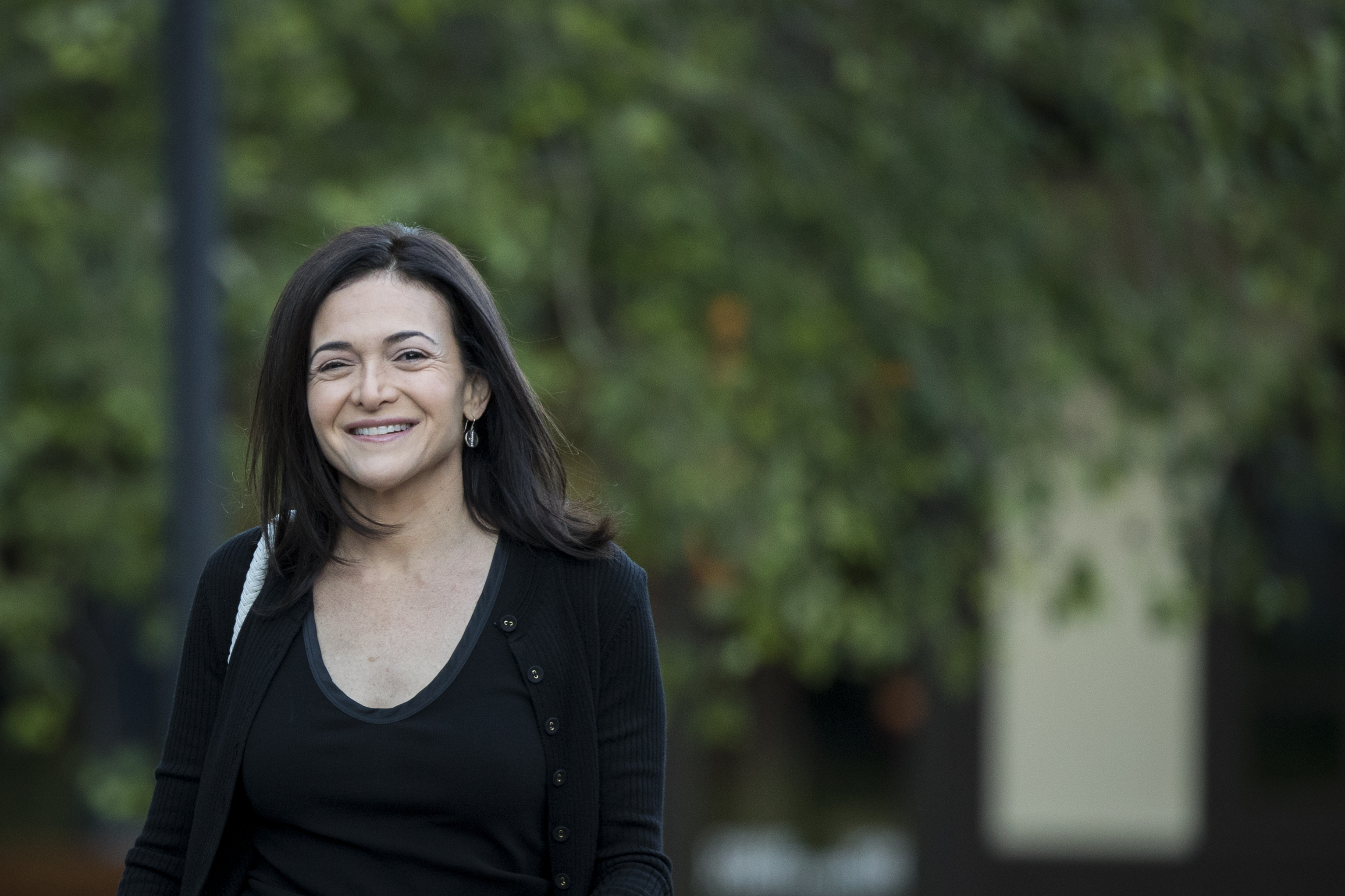 gettyimages-996296072.jpg This Is What Sheryl Sandberg Plans to Tell Congress About Facebook and Russia