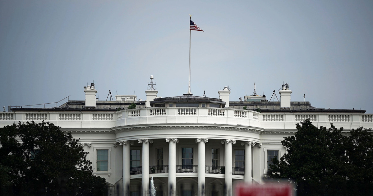 05-white-house-leaker.w1200.h630.jpg Frank Rich: The Anonymous White House Official Is a Collaborator, Not a Resister