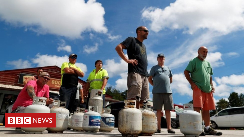 103374143_mediaitem103373320.jpg Trump issues warning as hurricane looms