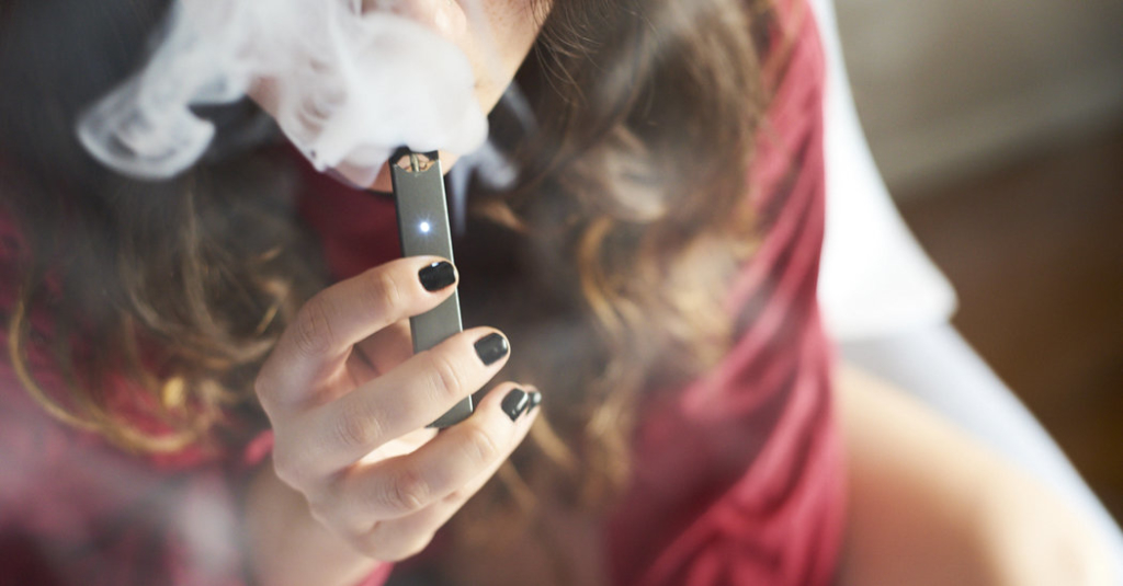 F.D.A. Cracks Down on Juul and E-Cigarette Retailers
