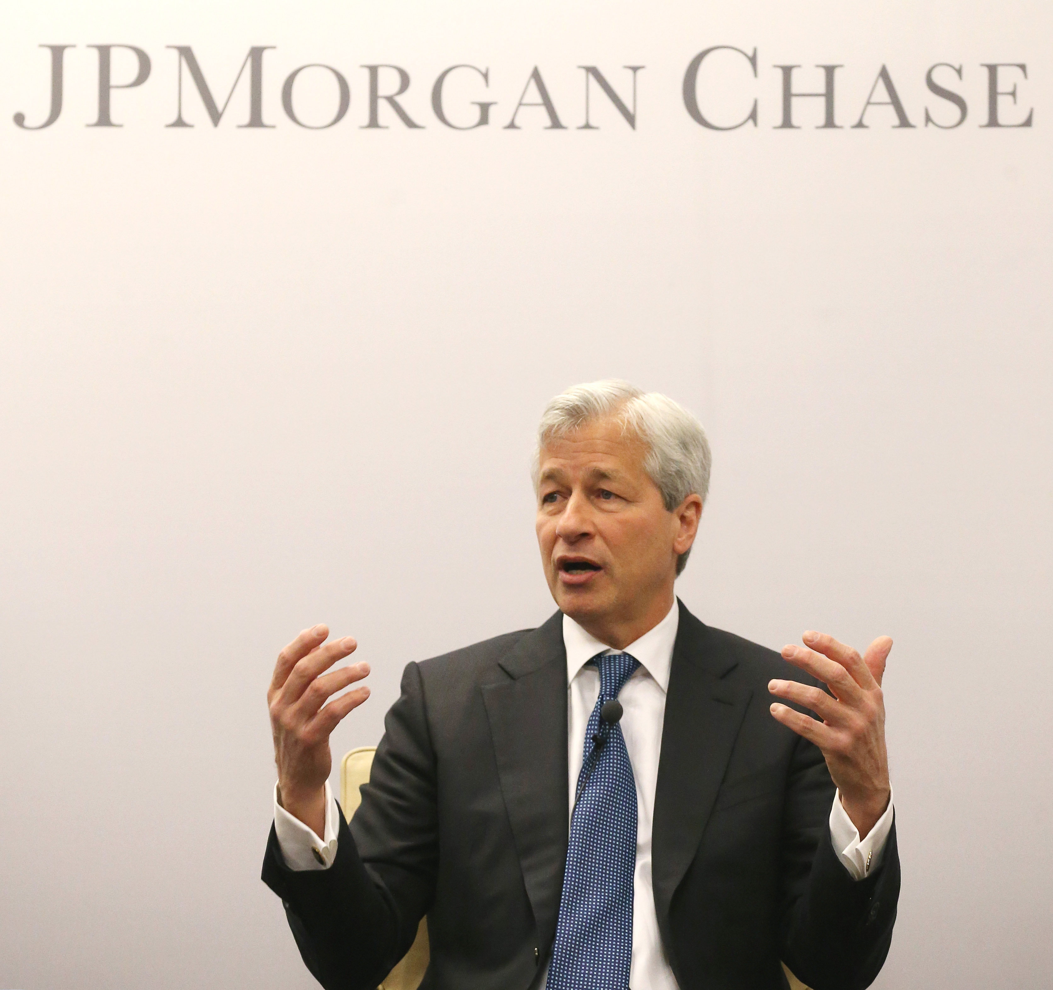 gettyimages-519237232.jpg JPMorgan’s Stock Rose on Strong Earnings—Then Fell on Its CEO’s Buzzkill Outlook
