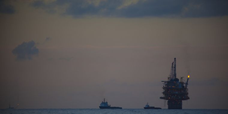 New Jersey wants to know why Florida is exempt from Trump’s offshore drilling plans New Jersey wants to know why Florida is exempt from Trump’s offshore drilling plans