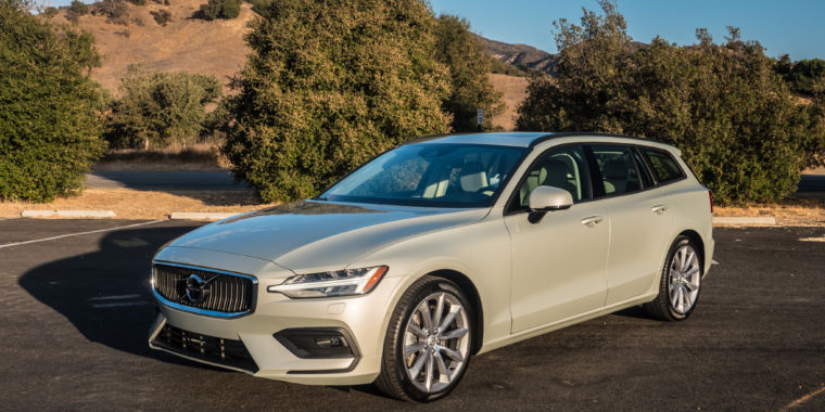 V60-3-760x380.jpg Volvo’s new V60 is proof the station wagon must never die