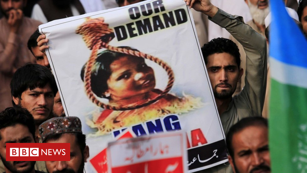 104157668_mediaitem104157664.jpg Blasphemy case lawyer flees Pakistan