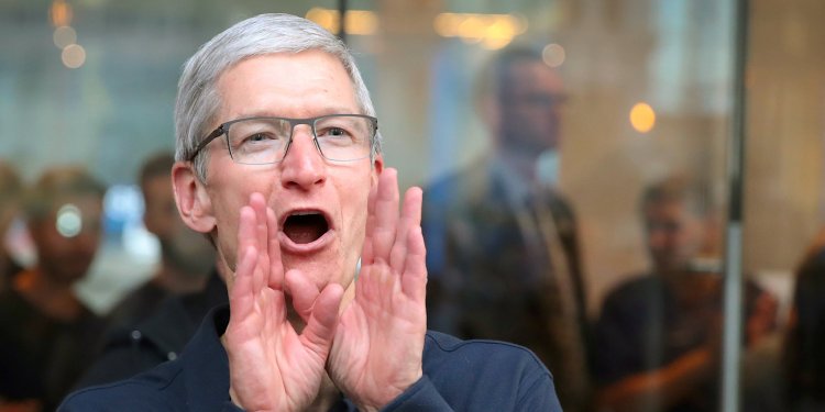 5c244b00bd77303b617f27a8-750.jpg Longtime Apple analyst Gene Munster thinks the iPhone maker will reclaim its crown as the best tech stock in 2019. Here’s why