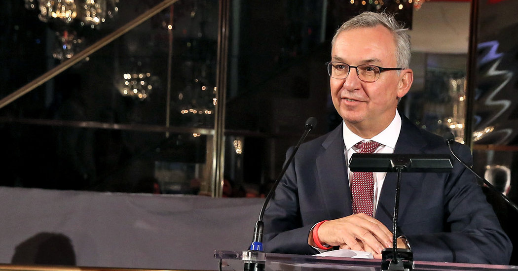 09cancer-2-print-facebookJumbo-v2.jpg Top Cancer Researcher Fails to Disclose Corporate Financial Ties in Major Research Journals