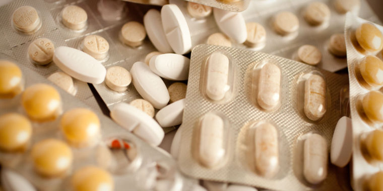 GettyImages-450348697-760x380.jpg Drug companies are sitting on generics—43% of recently approved aren’t for sale