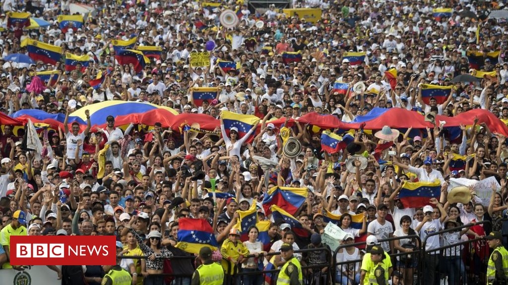 Rival concerts staged at Venezuela border