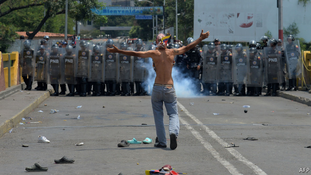 After a day of drama, a stalemate over aid to Venezuela