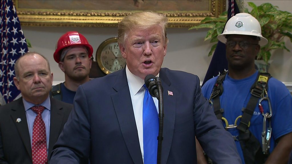 Trump weighs migrant political reprisal