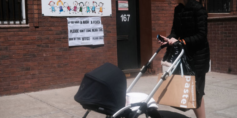 GettyImages-1141749393-760x380.jpg Anti-vax moms sue NYC as US heads toward record measles spread