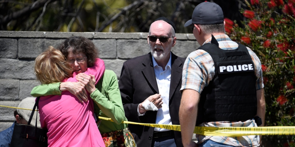 1 dead, 3 injured after California synagogue shooting that the local mayor is calling a ‘hate crime’