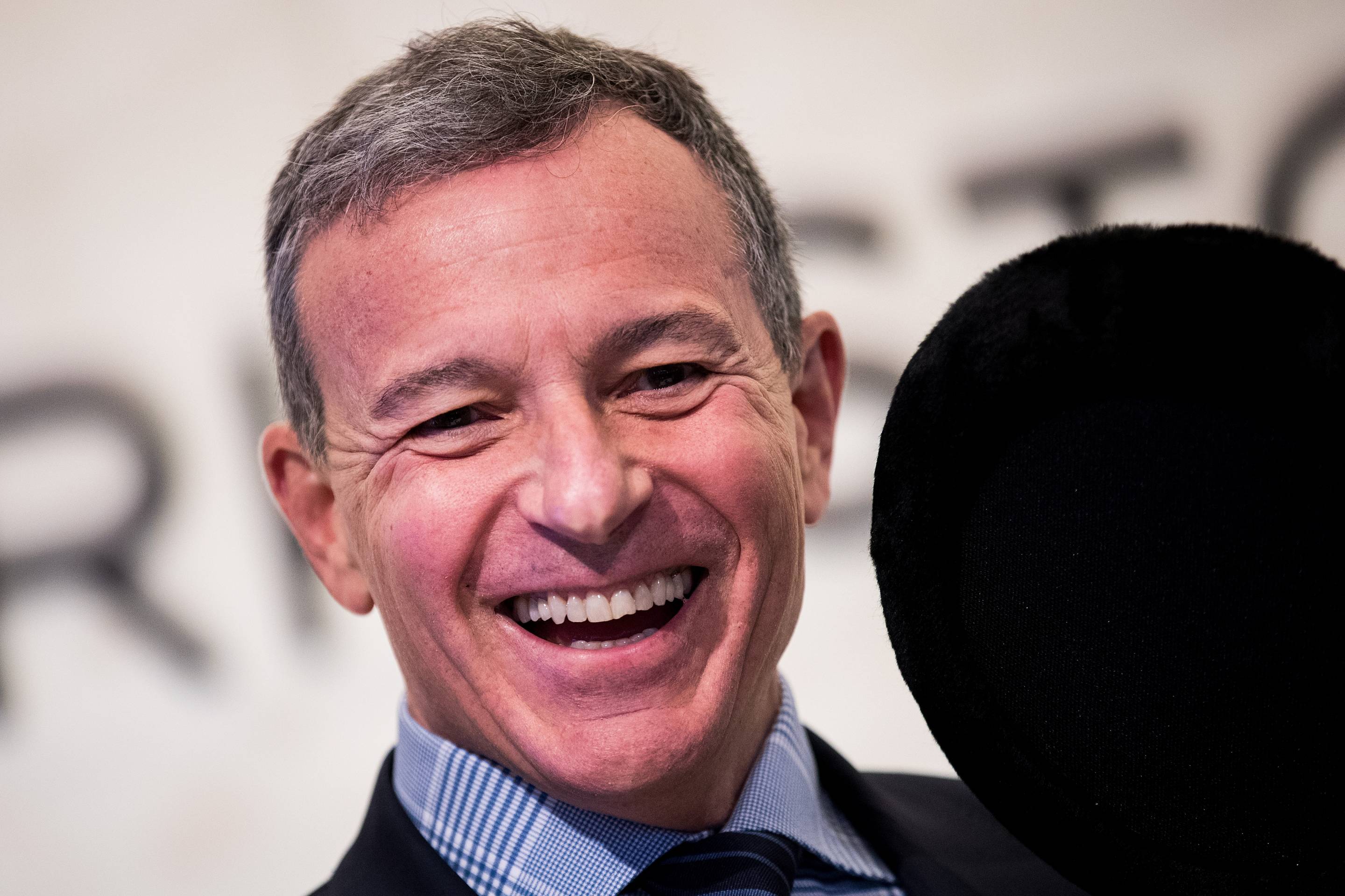 bob-iger-disney-e1556921483648.jpg Why Bob Iger Deserves His $66 Million Pay Package