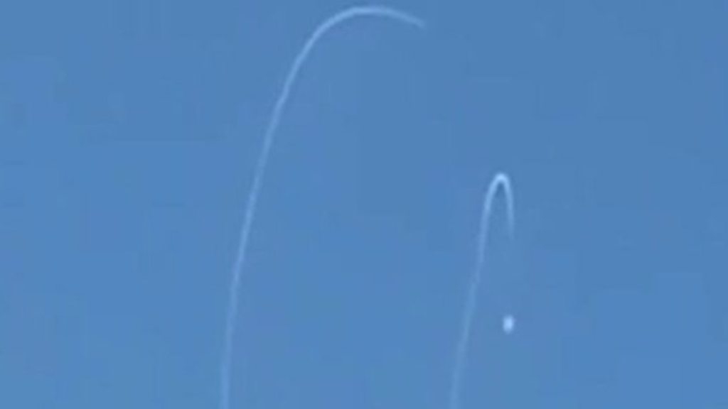 Gaza rocket barrage prompts Israel strikes