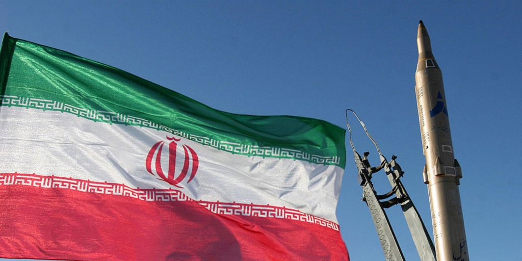 Pictures showing Iranian paramilitaries loading attack boats with missiles are reportedly behind the US’ sharp escalation of tensions with Tehran