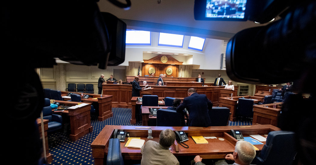 00statefights-facebookJumbo.jpg With Most States Under One Party’s Control, America Grows More Divided