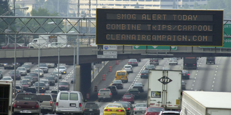 at-house-hearing-witnesses-for-trump-admin-defend-fuel-economy-rollback.jpg At House hearing, witnesses for Trump admin defend fuel-economy rollback