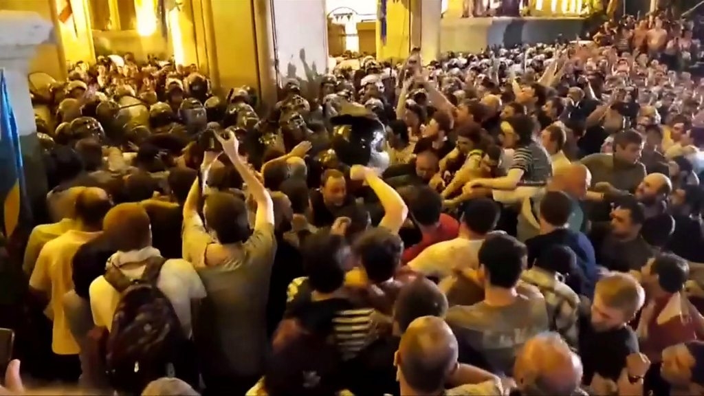 Russia suspends flights to Georgia amid unrest