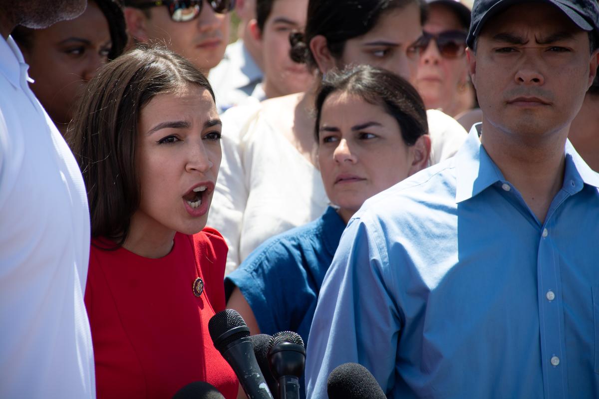 ocasio-cortez-describes-horrifying-conditions-at-texas-migrant-facility.jpg Ocasio-Cortez describes ‘horrifying’ conditions at Texas migrant facility
