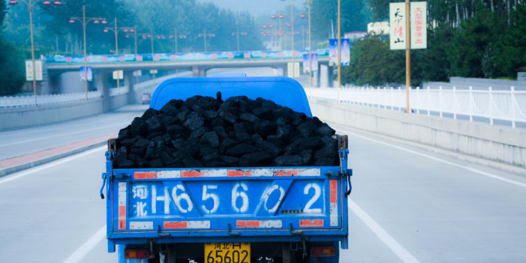 Chinese air pollution dimmed sunlight enough to impact solar panels Chinese air pollution dimmed sunlight enough to impact solar panels