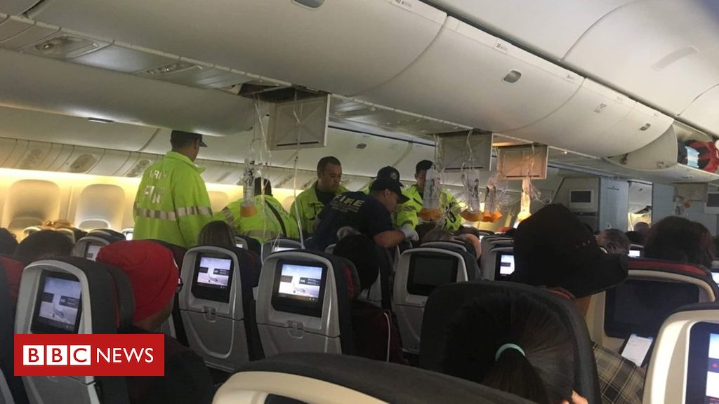 Turbulence injures 35 on Air Canada flight Turbulence injures 35 on Air Canada flight
