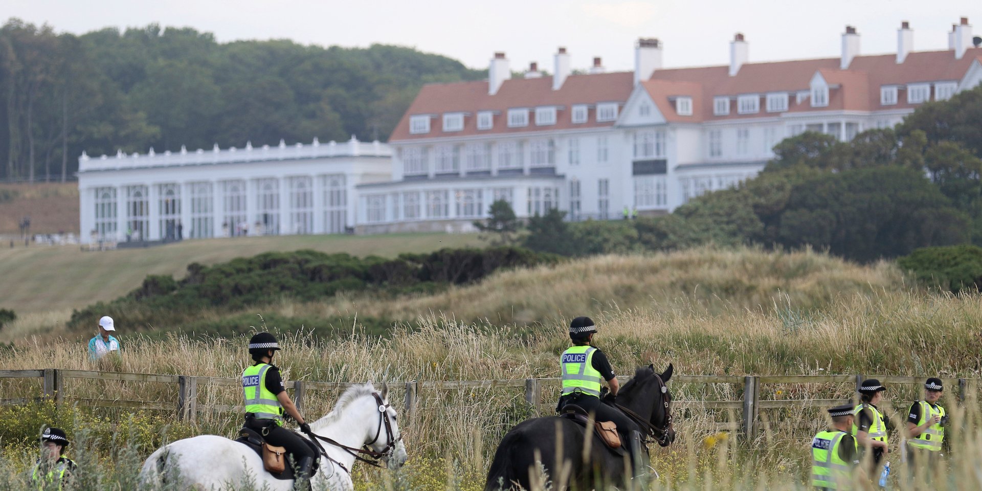 the-air-force-says-its-crew-stayed-at-trumps-luxury-resort-because-it-was-the-closest-available-and-least-expensive-option.jpg The Air Force says its crew stayed at Trump’s luxury resort because it was the ‘closest available and least expensive’ option