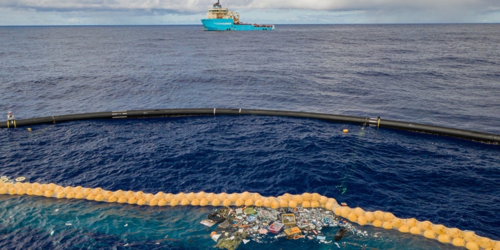Ocean Cleanup device catches plastic in Great Pacific Garbage Patch