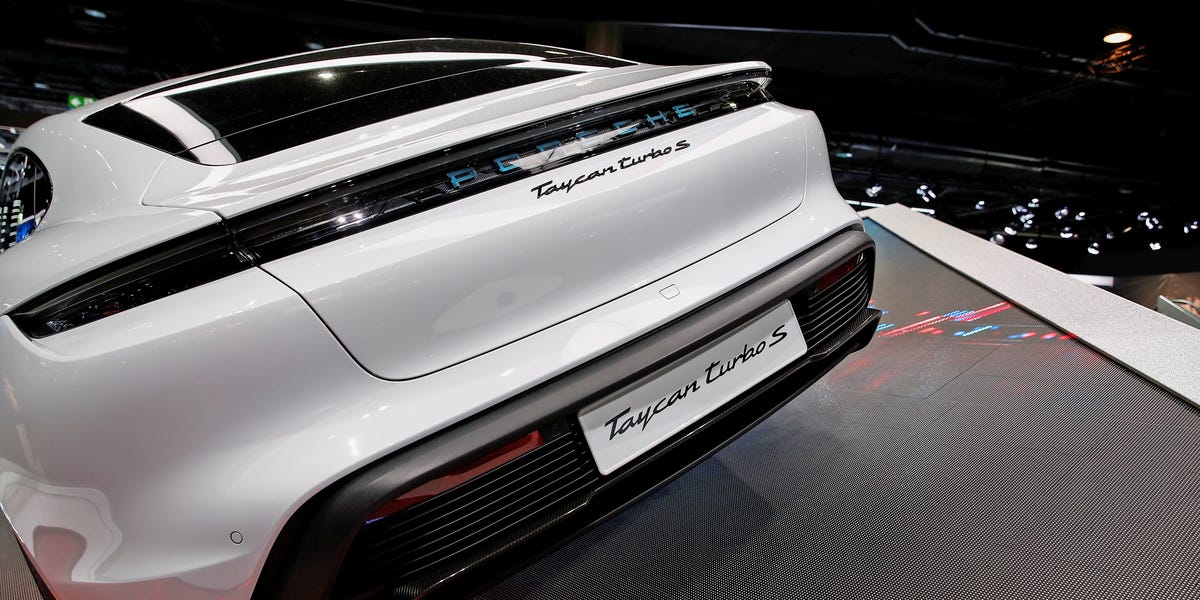 a-porsche-taycan-crushed-a-tesla-model-s-in-a-drag-race-business-insider.jpg A Porsche Taycan crushed a Tesla Model S in a drag race – Business Insider