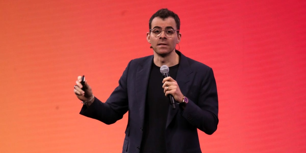 Instagram head Adam Mosseri says app will hide “likes” for some US users – Business Insider