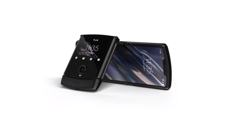 moto-razr-2019-is-official-a-foldable-smartphone-with-no-display-crease.png Moto Razr 2019 is official: A foldable smartphone with no display crease
