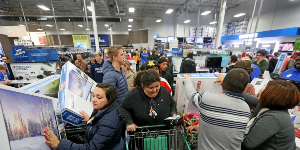 Customers are slamming Macy’s, Best Buy, and Target for opening stores on Thanksgiving – Business Insider