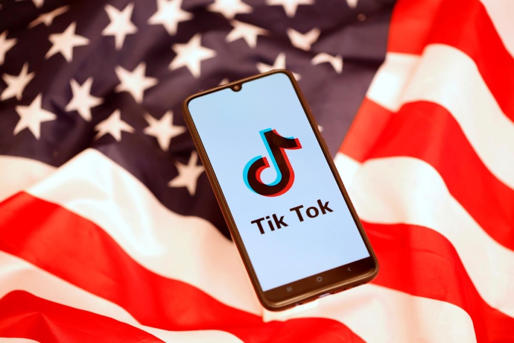 U.S. Navy bans TikTok from government-issued mobile devices