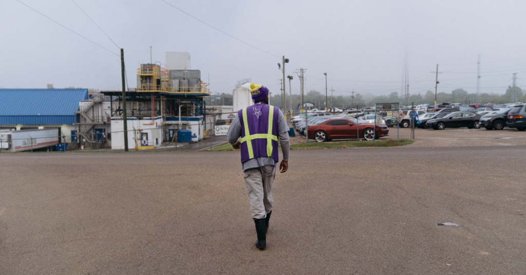 After ICE Raids, a Reckoning in Mississippi’s Chicken Country