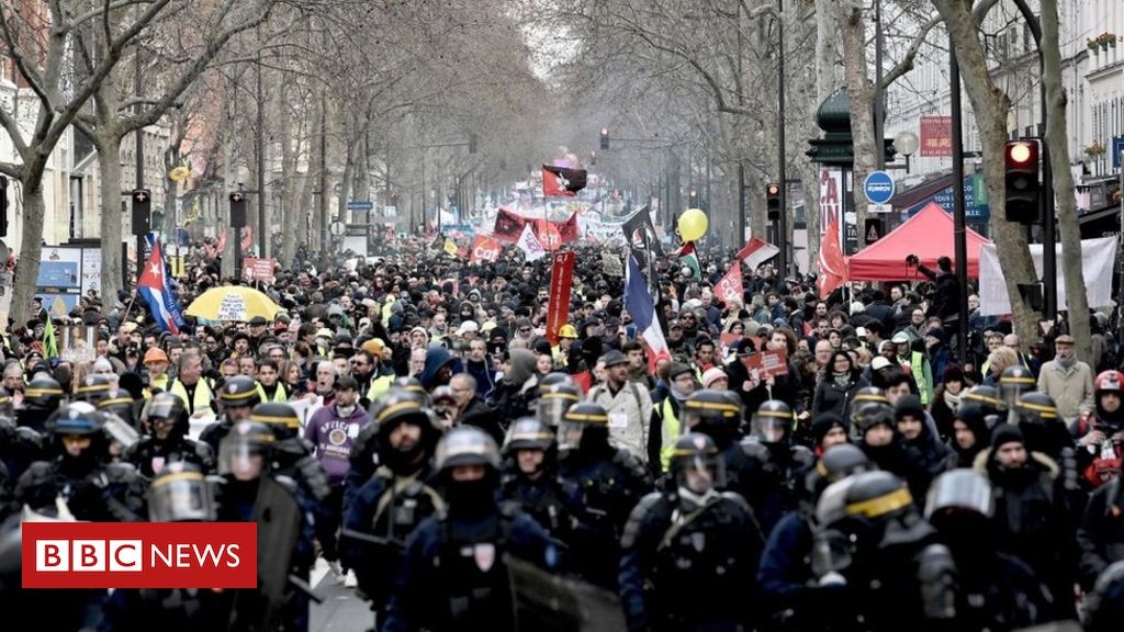 French PM offers compromise to end pension strike