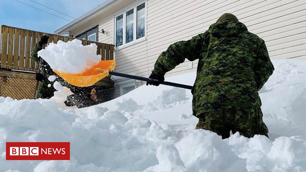 Troops called as record snowfall blankets Canadian province