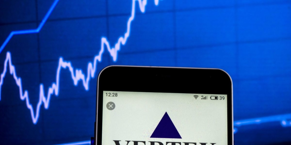 Vertex CEO takes an earnings victory lap right before he exits