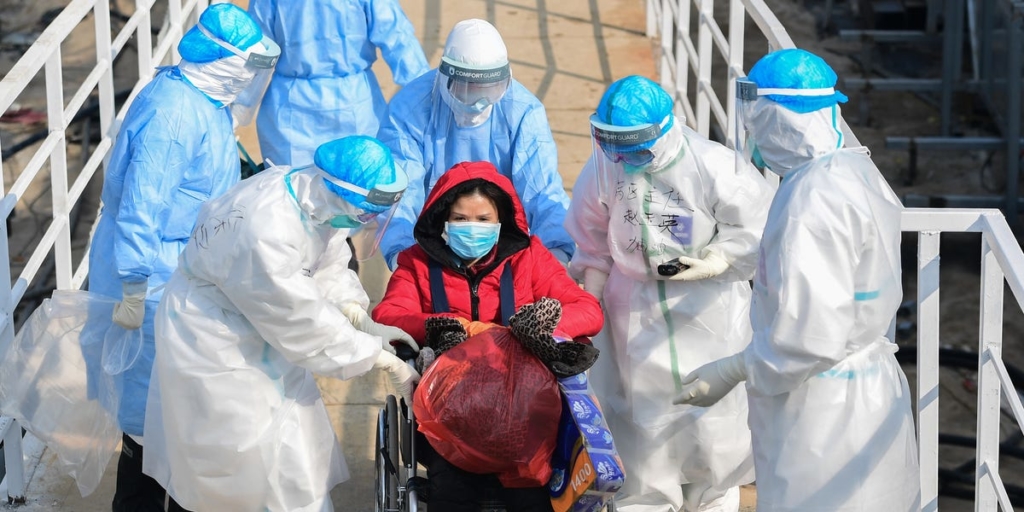 Pictures show first coronavirus patients arriving at Wuhan hospital – Business Insider