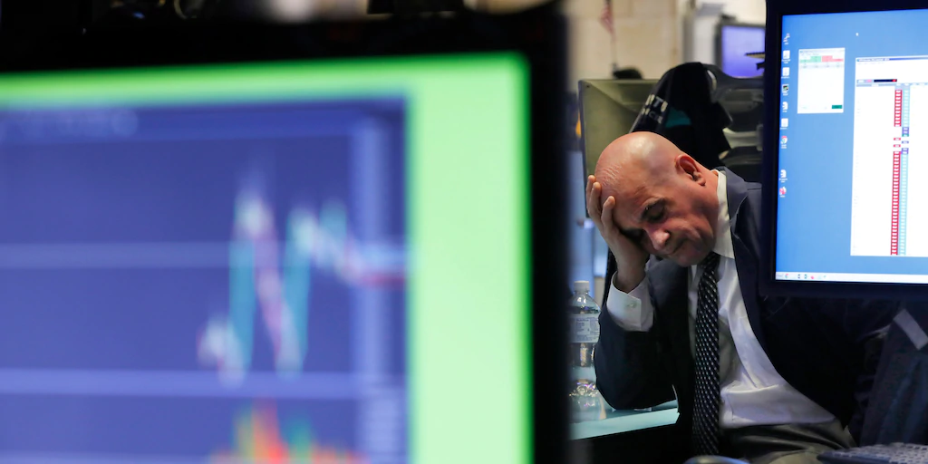 dow-sinks-more-than-1000-points-sp-500-plunges-as-the-coronavirus-sell-off-rages-on.jpg Dow sinks more than 1,000 points, S&P 500 plunges as the coronavirus sell-off rages on